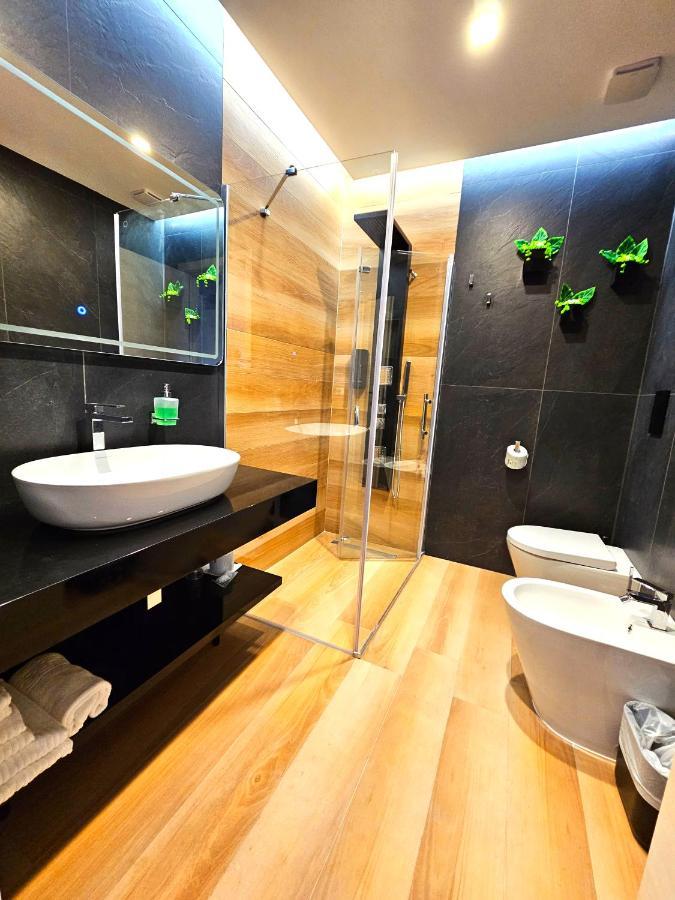 Trilogy Prestige - Central Premium Suites Lecce Exterior foto
